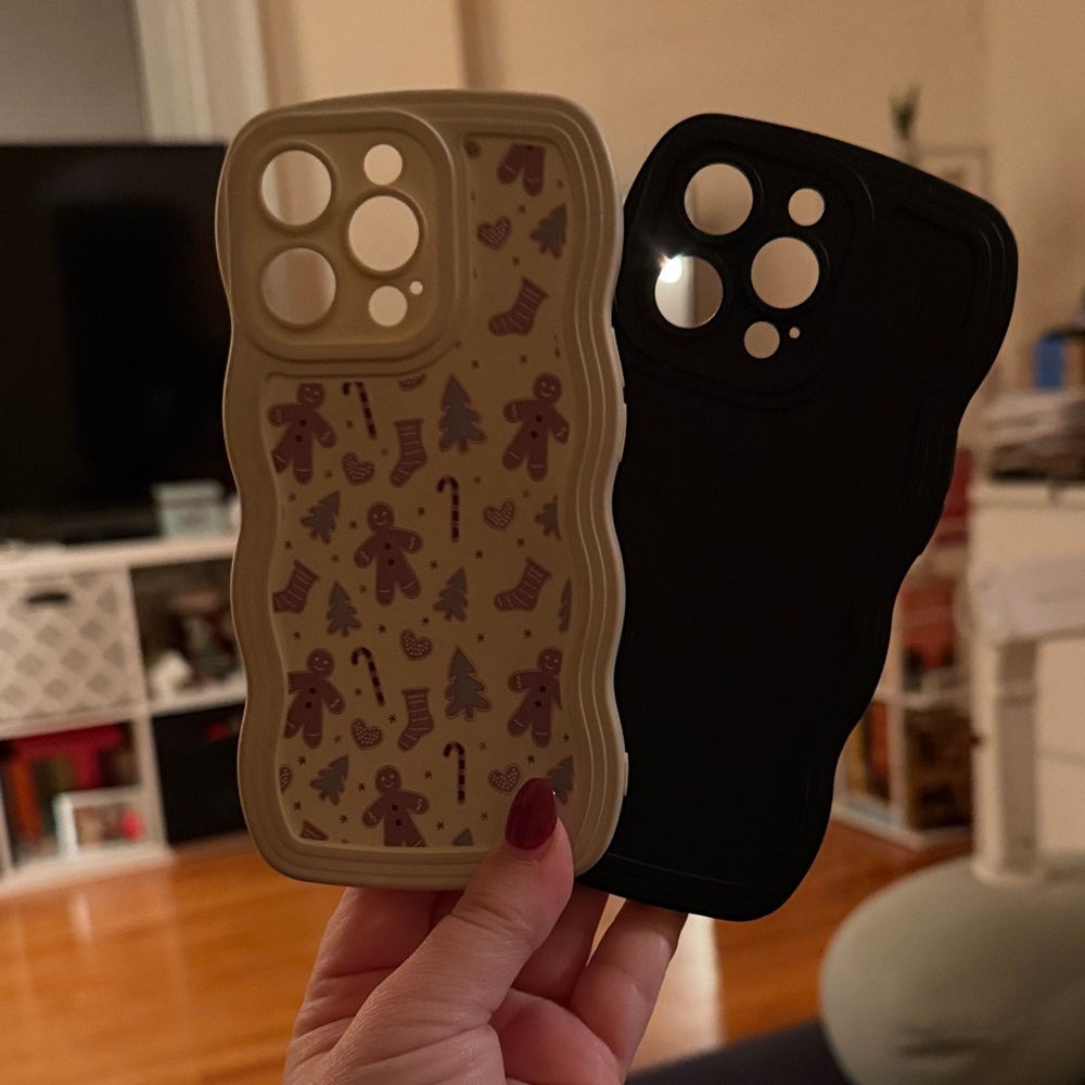 Two iPhone 13 Pro users Phone Cases